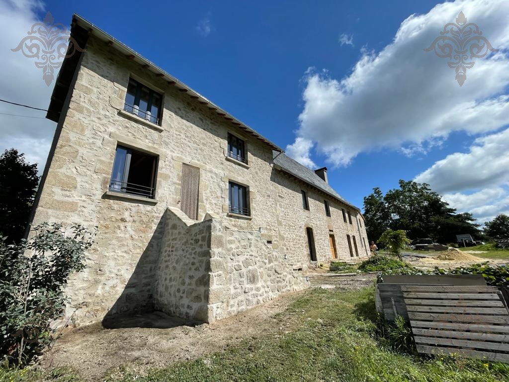 Maison en pierre restaurée